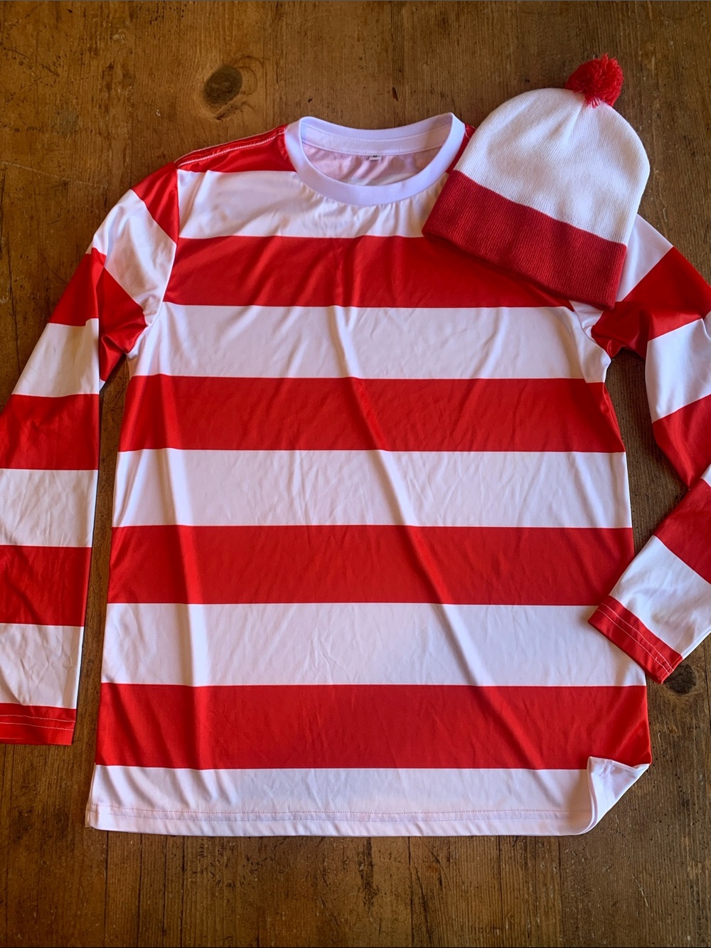Wheres Waldo Men's Red & White Striped Long-Sleeve Crew Tee Plus Hat